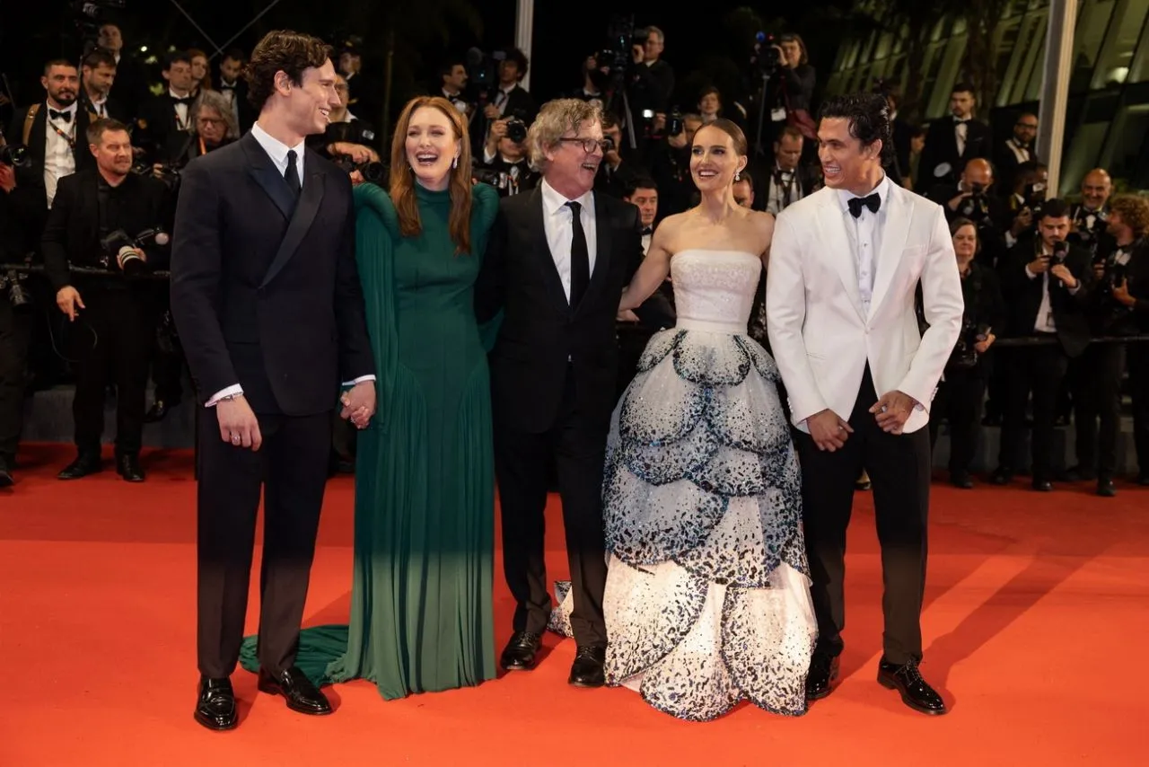 NATALIE PORTMAN AT MAY DECEMBER RED CARPET AT CANNES FILM FESTIVAL15